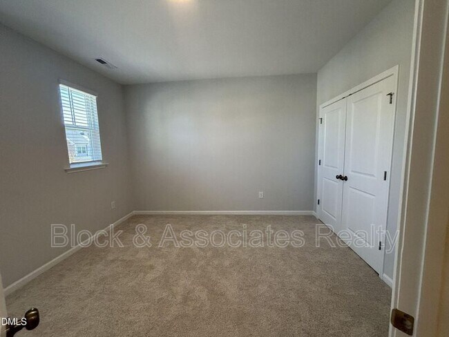 Building Photo - 2105 Goudy Dr