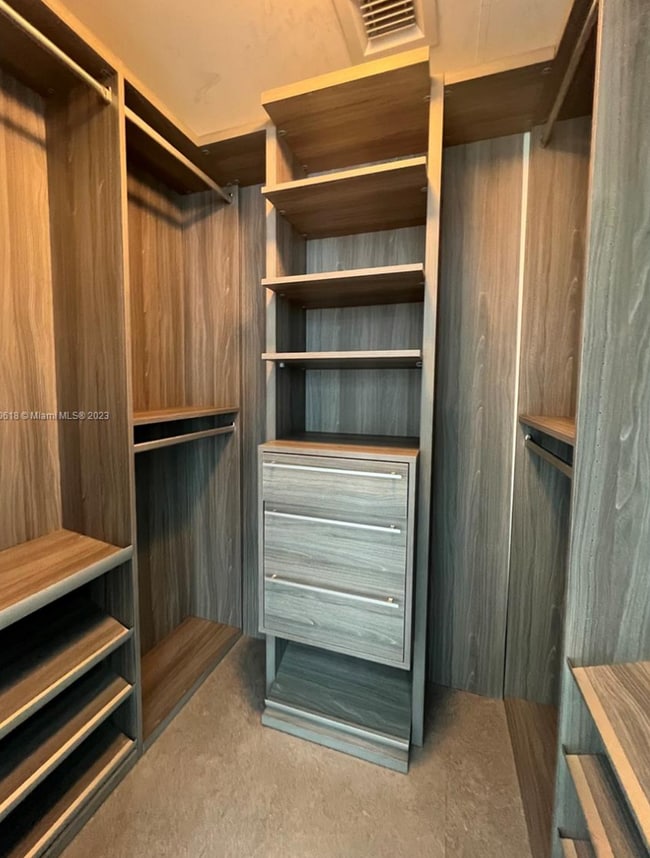 Building Photo - Live at the amazing Dua Residences || 1Bed/1bath