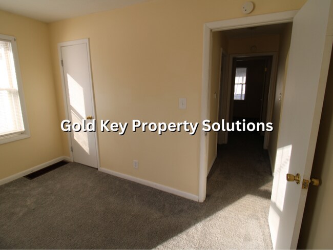 Building Photo - MUNCIE 3 BR 1 BA House with Carport and Large Yard (SECTION 8 APPROVED)