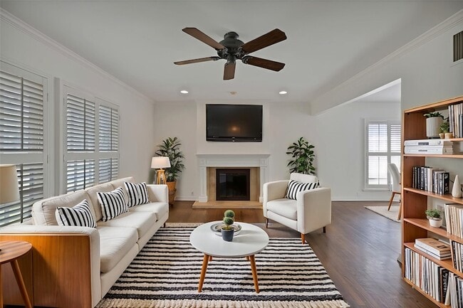 Building Photo - 3414 Westcliff Rd S