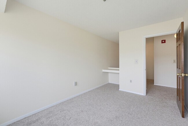 Building Photo - 52 Rosewood Dr