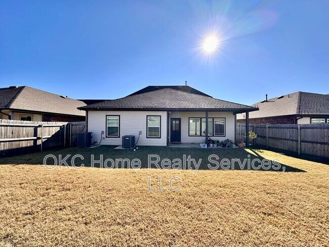 Building Photo - 10341 NW 26th St