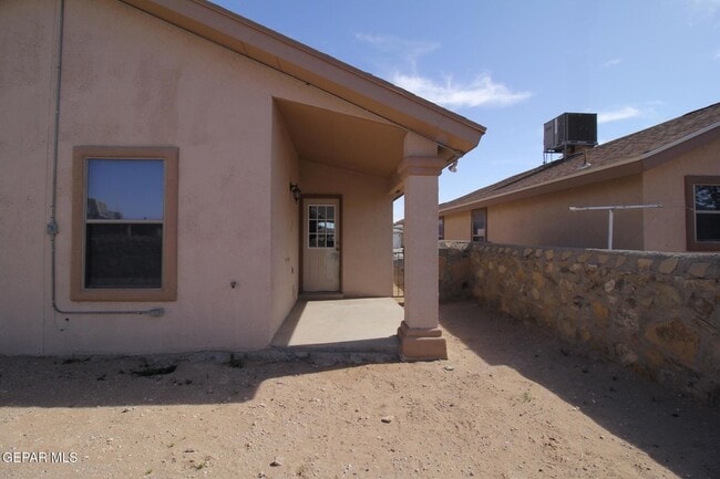 Building Photo - 14009 Robert Ituarte Dr