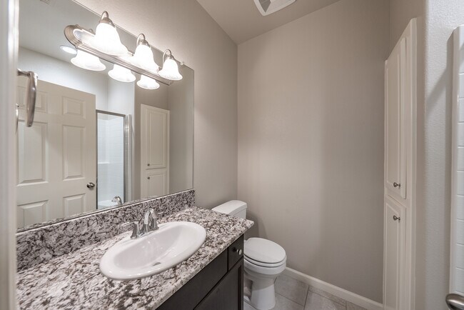 Building Photo - 3555 Encino Ave