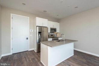 Building Photo - 1340 S 13th St