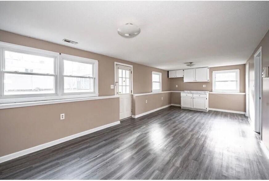 Building Photo - 11 Hope Farms Dr