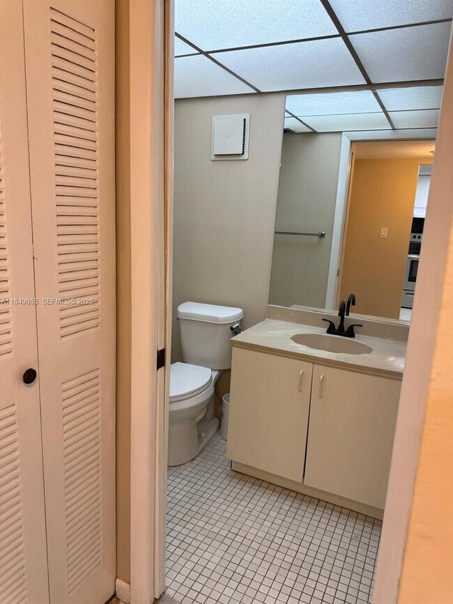 Building Photo - 10825 SW 112th Ave