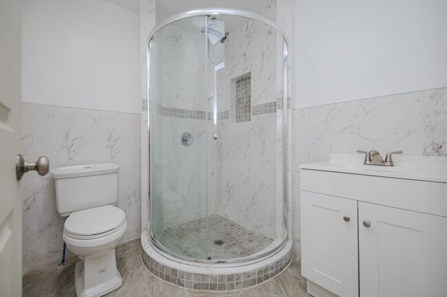 Building Photo - 138 D View Ave