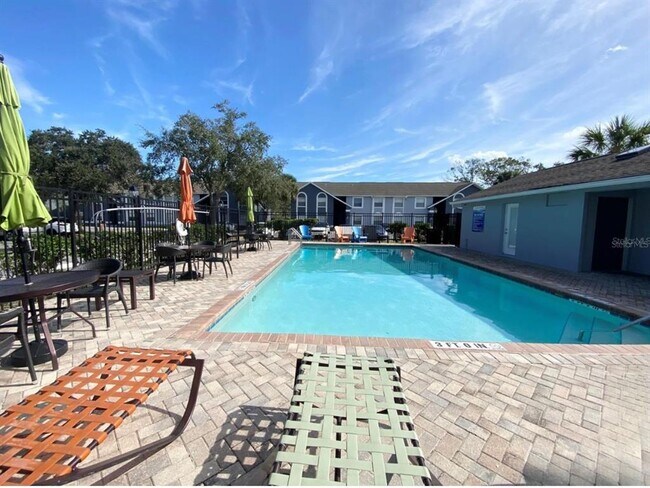 Building Photo - 4240 Pershing Pointe Pl