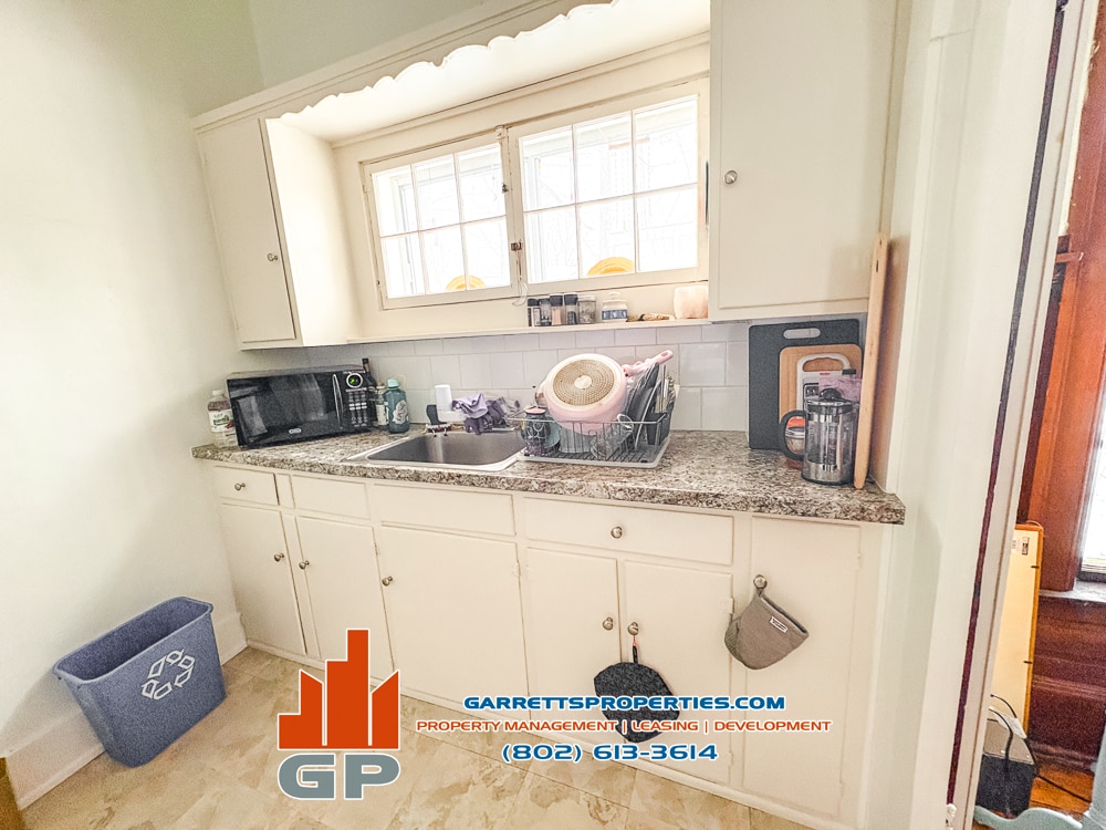 Building Photo - 10 Loomis St