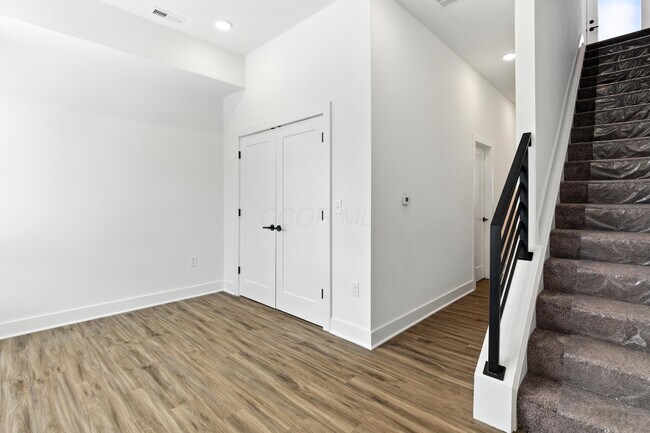 Building Photo - 1106 Oak St
