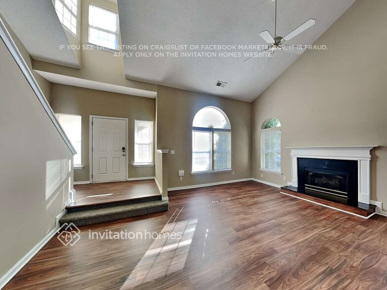 Building Photo - 10600 Northwoods Forest Dr
