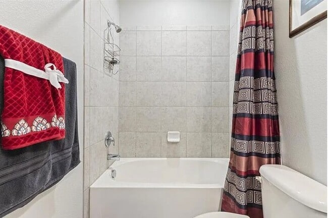 Building Photo - Beautiful Town Home For Rent in Meadow Poi...