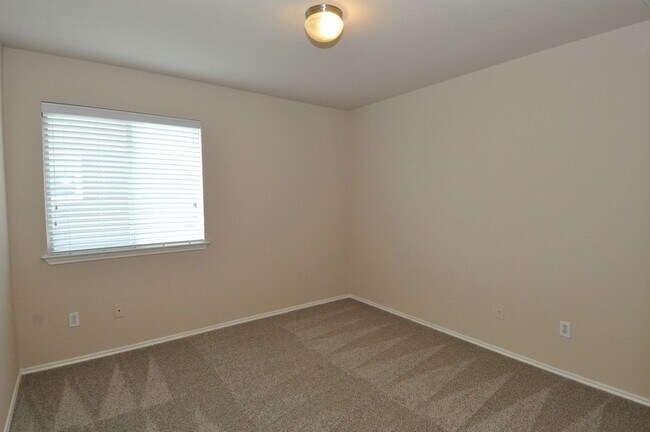 Building Photo - Great Neighborhood! Minutes to Cedar Park Shopping Areas