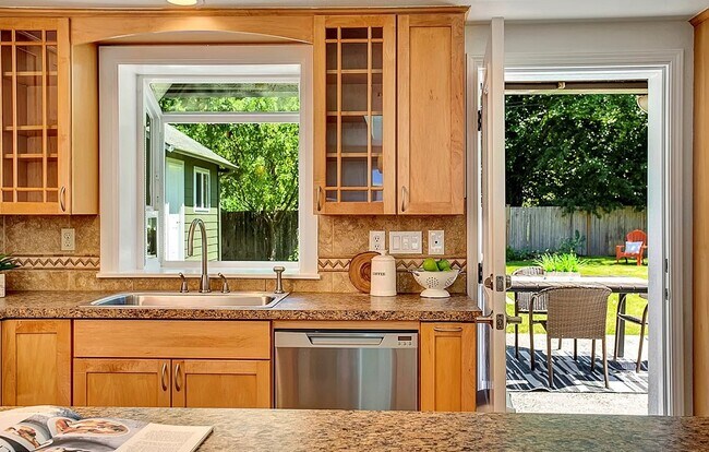 Building Photo - 18322 9th Ave NE