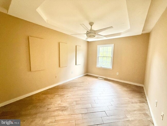 Building Photo - 5439 Richenbacher Ave