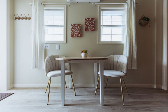 Building Photo - 308 Lamont St