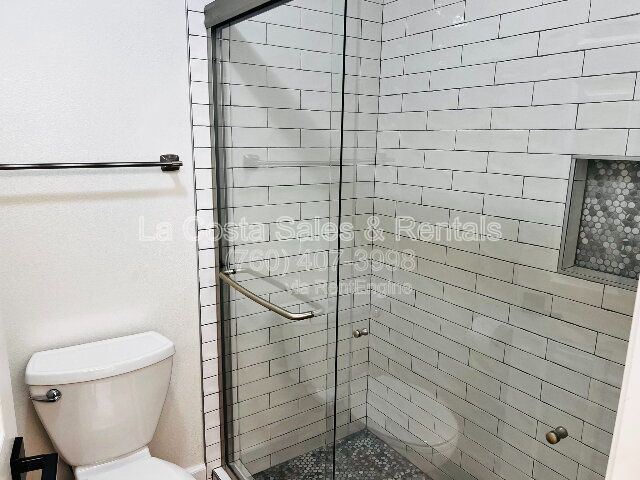 Building Photo - 2204 Plaza De Las Flores Plz