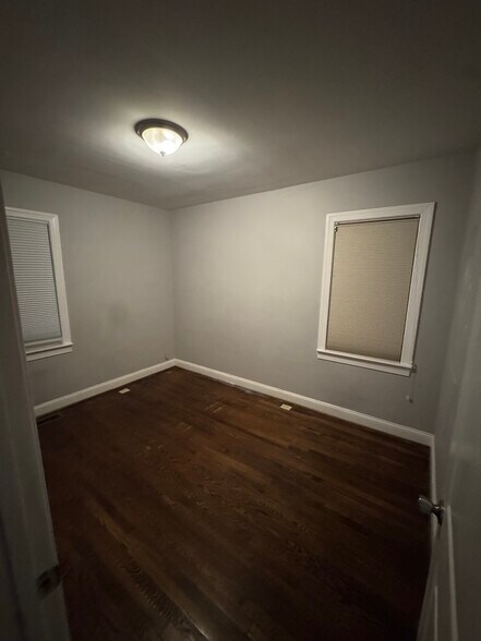Building Photo - 5515 Blair Rd NE