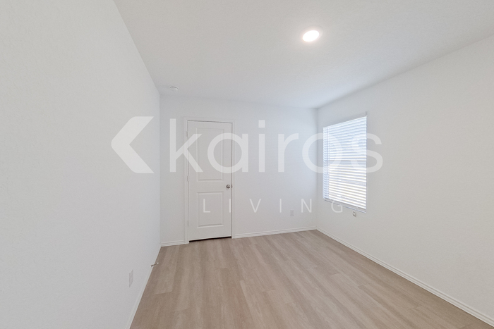 Building Photo - 4105 Waterfall Cv