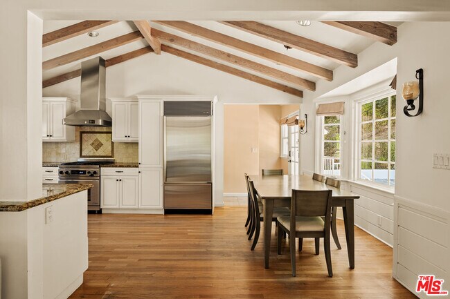 Building Photo - 2583 Hutton Dr