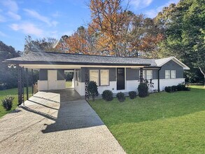Building Photo - Newly Updated Jefferson Home with Spacious Backyard
