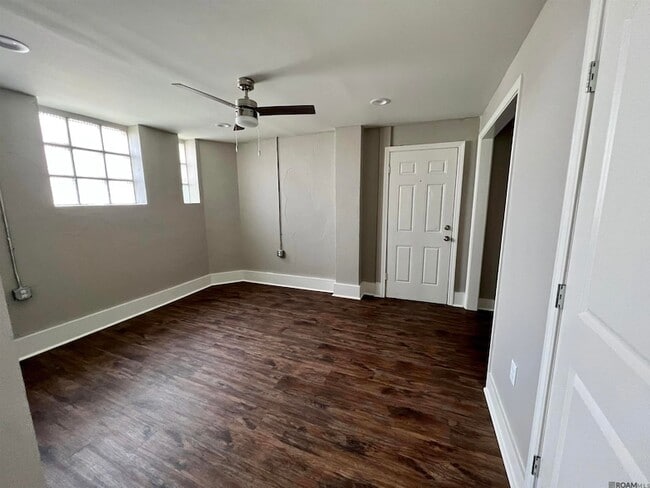 Building Photo - 418 E State St