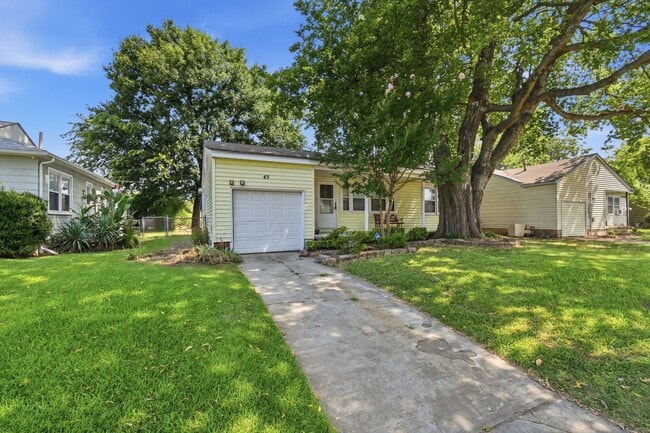 Building Photo - Remodeled Midtown Tulsa Bungalow – Classic Charm with Modern Updates!