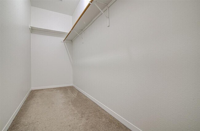 Building Photo - 4605 Ribbecke Ave
