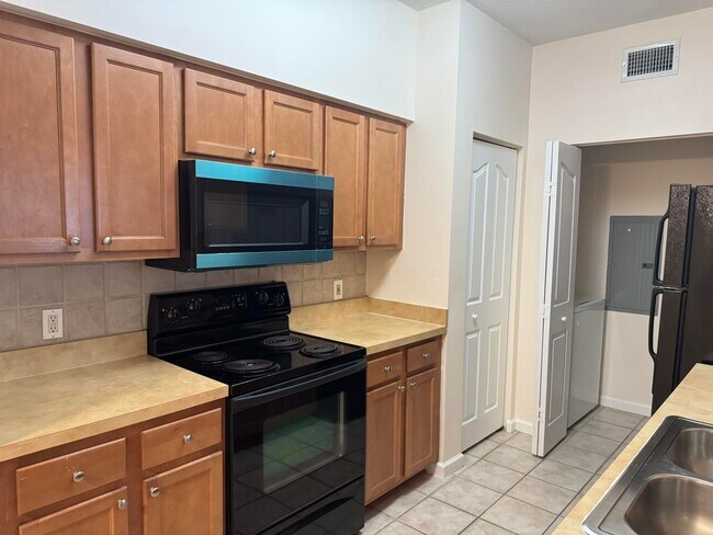 Building Photo - 9833 Baywinds Blvd