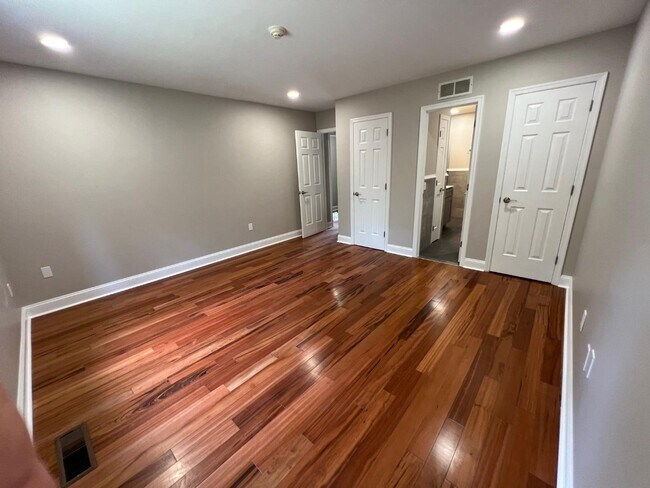 Building Photo - 4800 Lancaster Pike