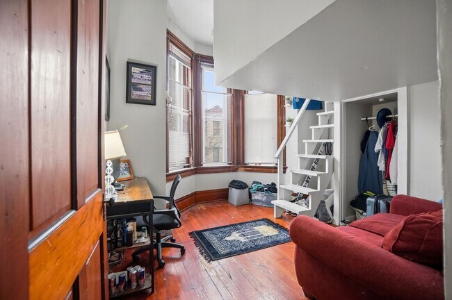 Building Photo - 6 bed/2 bath on Wheeler St., Mins. from UC for Only $650/pp ($3900/mo)!