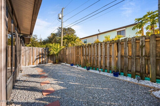 Building Photo - 123 Adams Ave