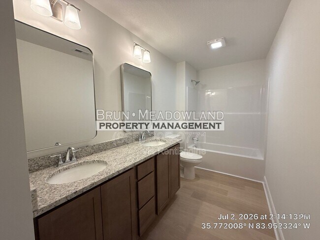Building Photo - 1725 Bennett Vlg Dr