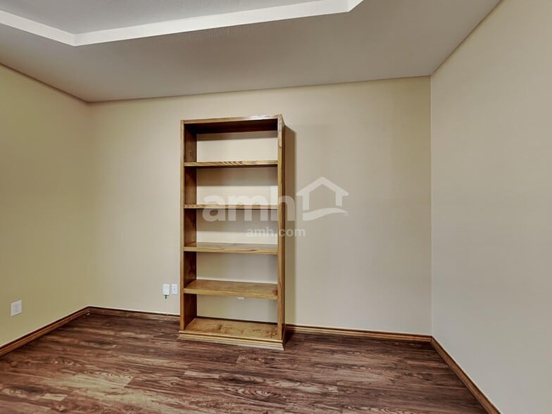 Building Photo - 107 Monticello Dr