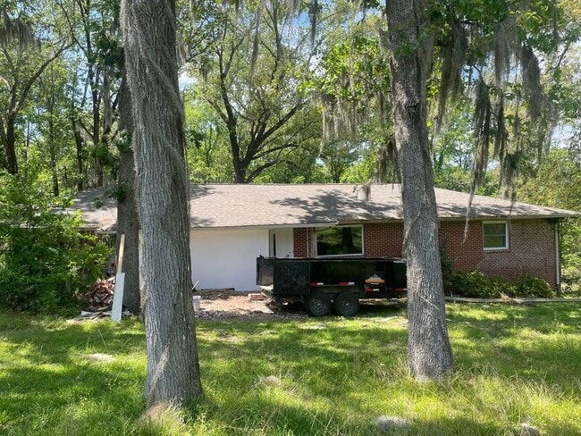 Building Photo - 415 Sylvan Trail