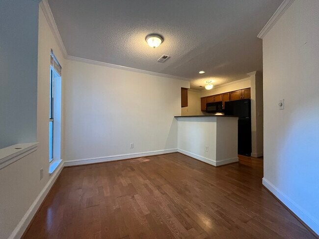 Building Photo - 2516 Cranbrook Ln