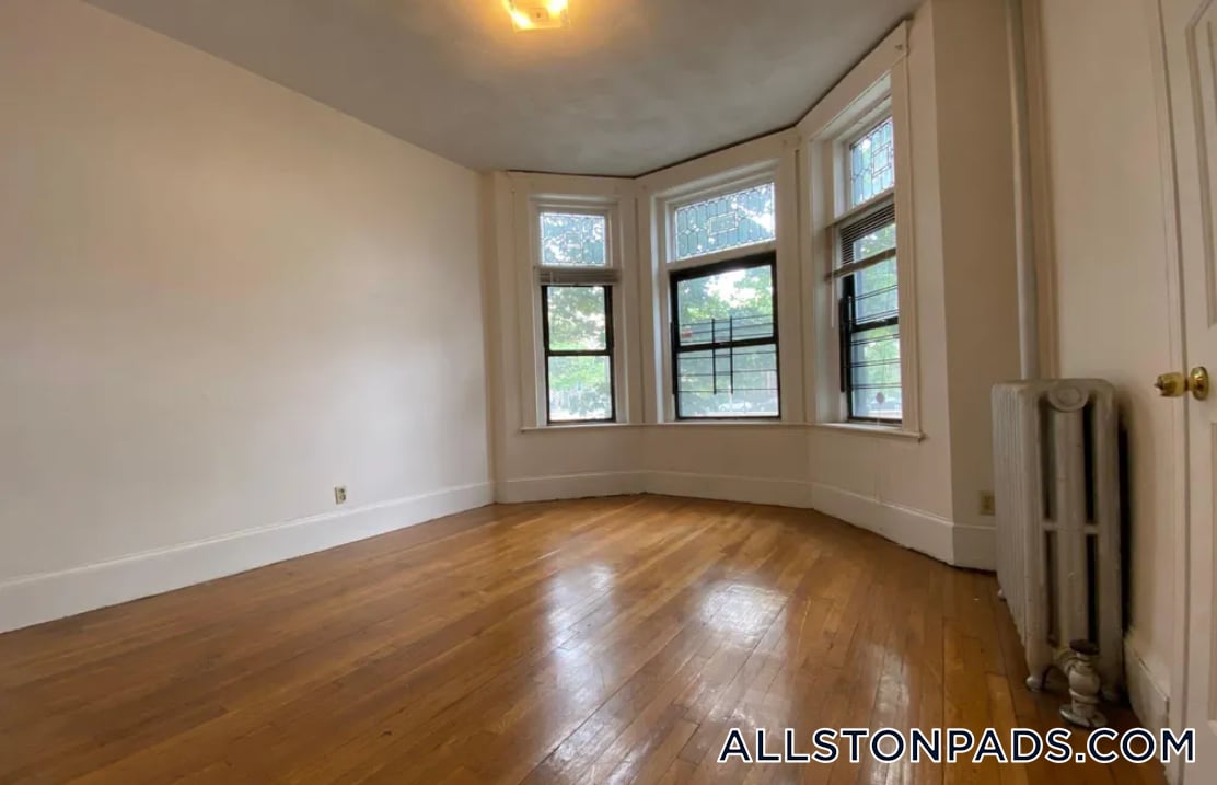 Building Photo - 1254 Commonwealth Ave