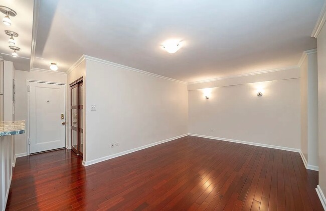 Building Photo - 25-10 31st Ave