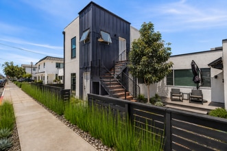 Building Photo - 422 Arbor Dr