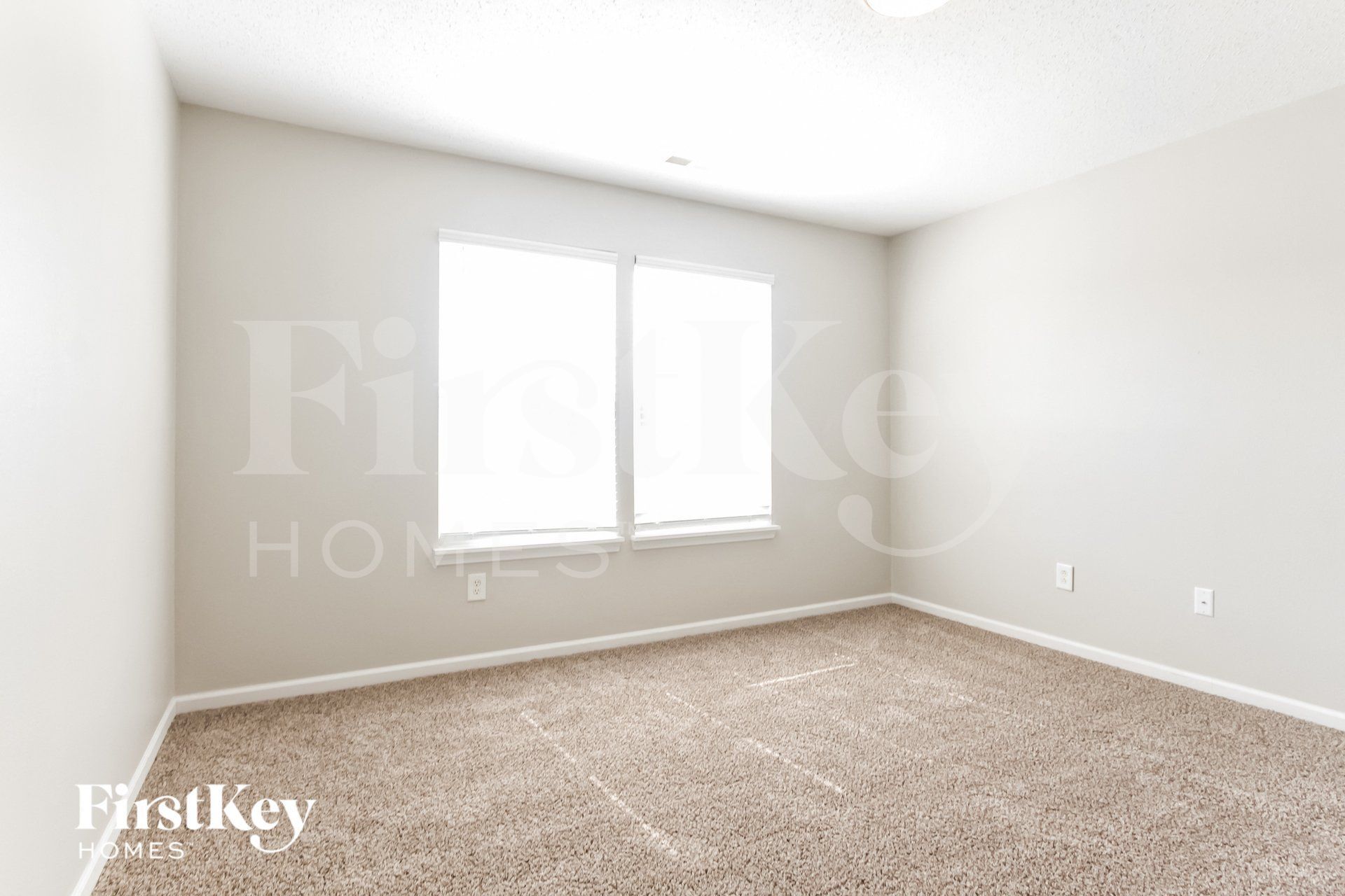 Building Photo - 7126 Parklake Pl