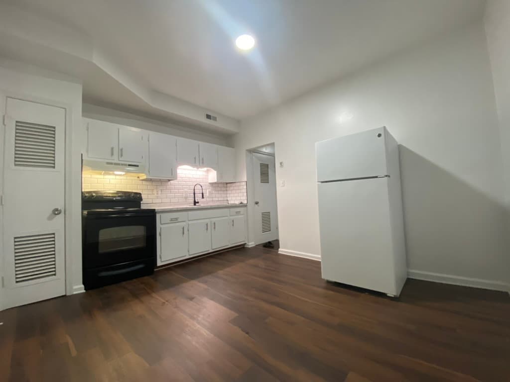 Building Photo - 657 Pegram St