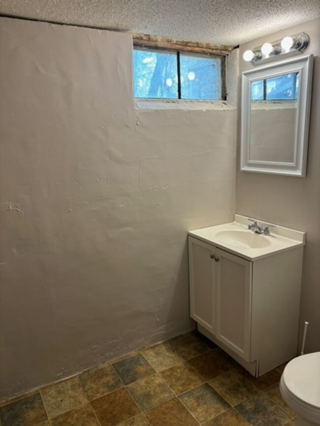 Building Photo - 829 Marcia St SW