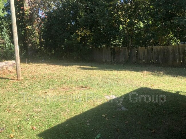 Building Photo - 2133 Jennie Linn Dr