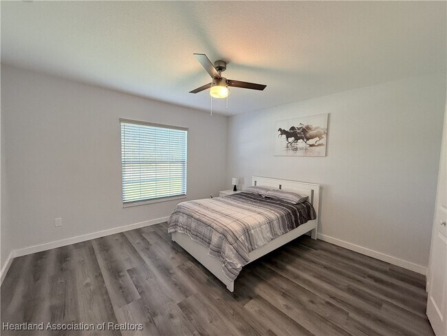 Building Photo - 115 Fire Island Ave NE