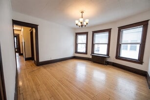 Building Photo - 122 N Franklin St
