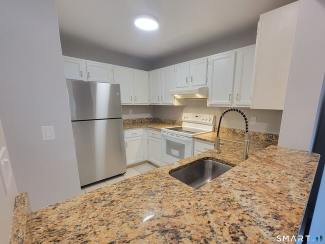 Building Photo - 303 Willow Springs