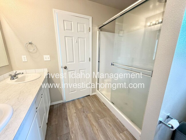 Building Photo - Spacious 4 Bed 2 Bath Home in Kuna