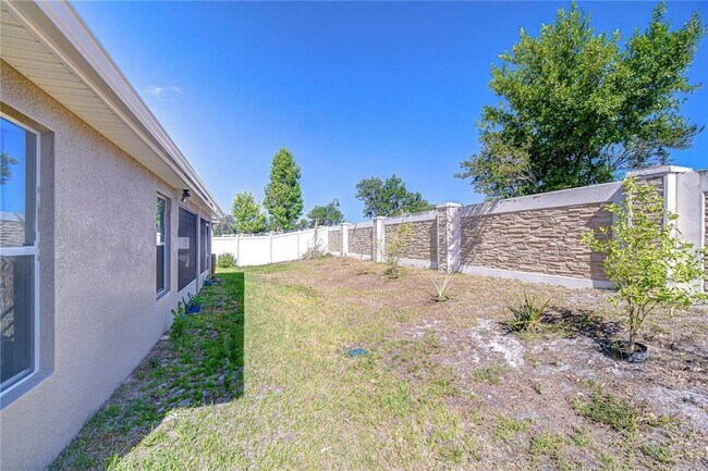 Building Photo - 6731 Castle Green Pl