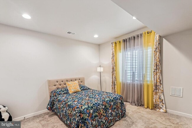 Building Photo - 42023 Spring Air Dr